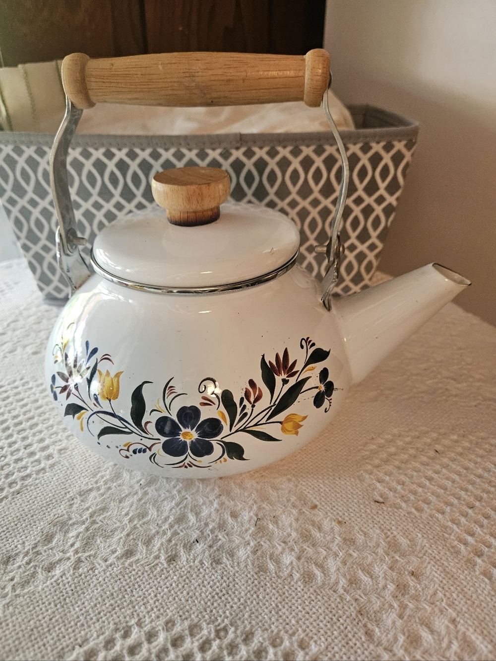 Master Cuisine White Enamel Kettle with Floral Motif and Wood Handle
